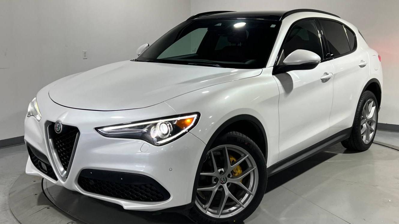 ALFA ROMEO STELVIO 2018 ZASFAKNN4J7C00872 image